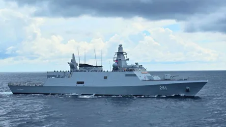 Corveta Contraamiral August Roman navigând pe Marea Neagră, simbol al modernizării flotei.