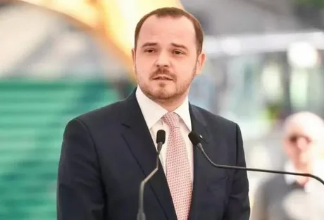 Alexandru Rogobete discută despre conflictele politice actuale în România.