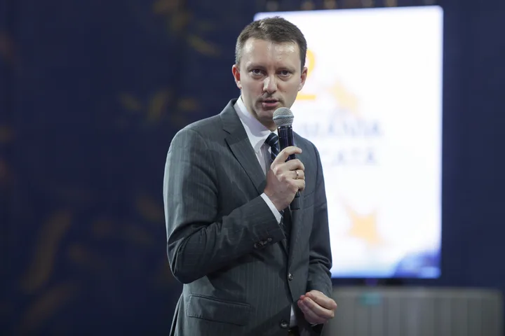 Siegfried Mureșan discutând despre criza politică din România.