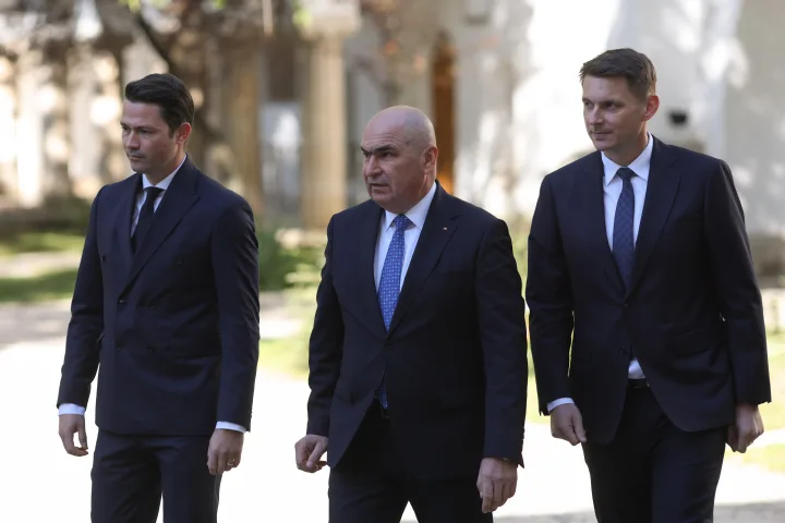 Ilie Bolojan discută despre criza politică și viitorul guvernării în România.