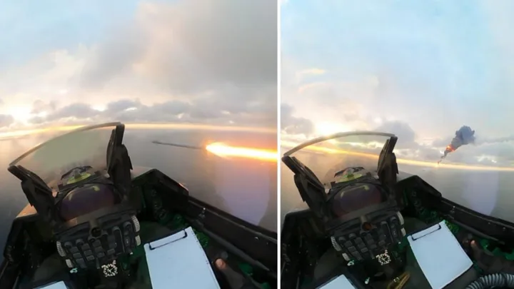 Avion F-16 în timpul interceptării dronelor rusești deasupra Mării Negre.