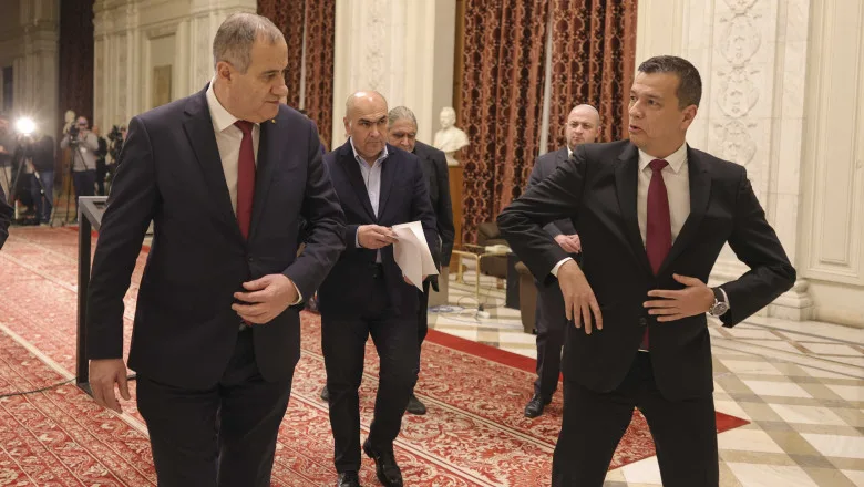 Discuții tensionate între liderii politici în contextul crizei guvernamentale.