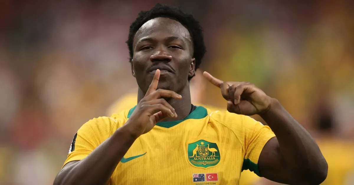 Jucător australian sărbătorește după marcarea unui gol important.