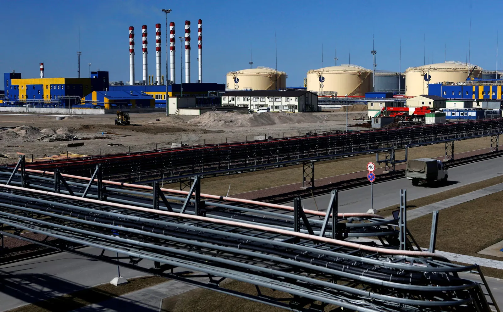 Portul Ust-Luga, important pentru exporturile de petrol, afectat de un incendiu.