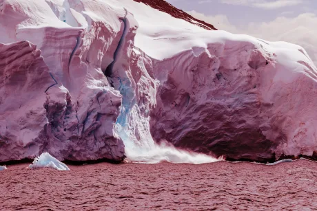 Topirea gheții în Antarctica din cauza temperaturilor neobișnuite.