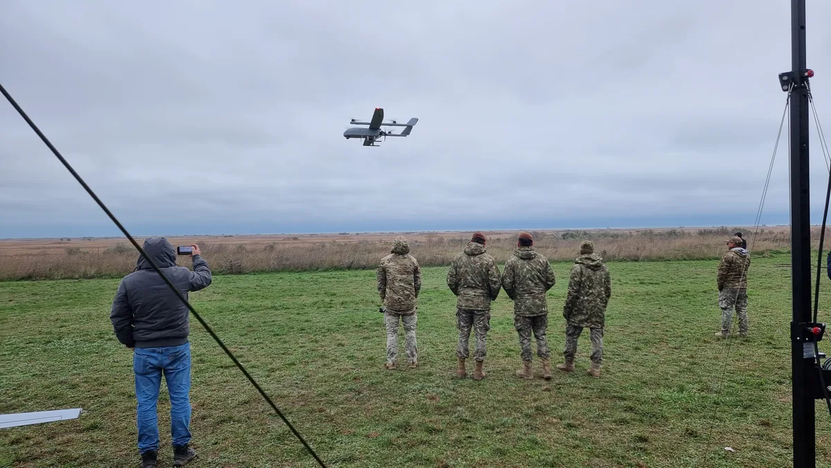 Dronă în zbor demonstrativ, utilizată de Qognifly.