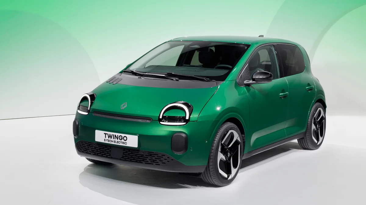 Noua Dacia electrică bazată pe Renault Twingo, în nuanță verde.