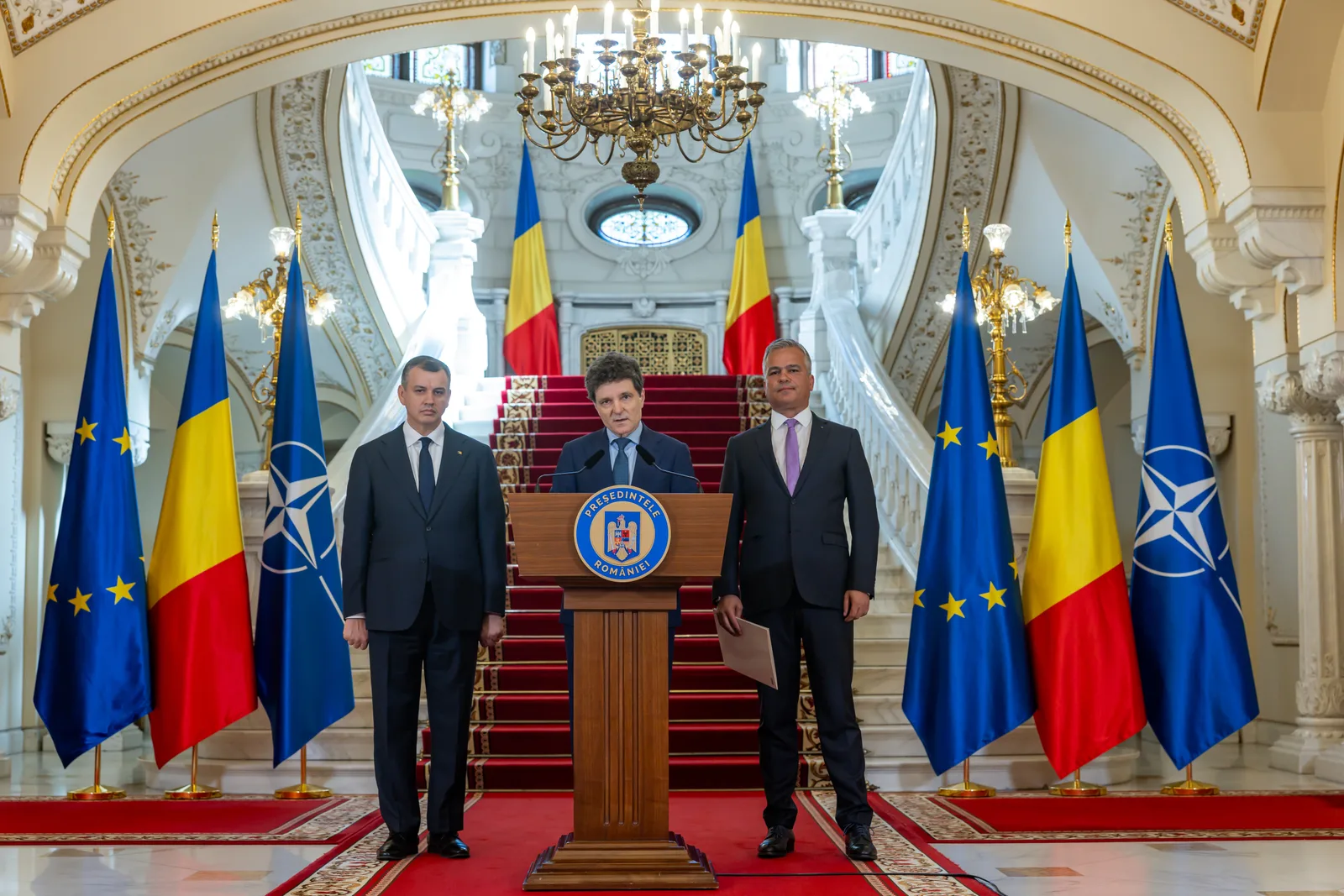 Gigel Știrbu discută despre dificultățile Guvernului Veștea în obținerea voturilor necesare.