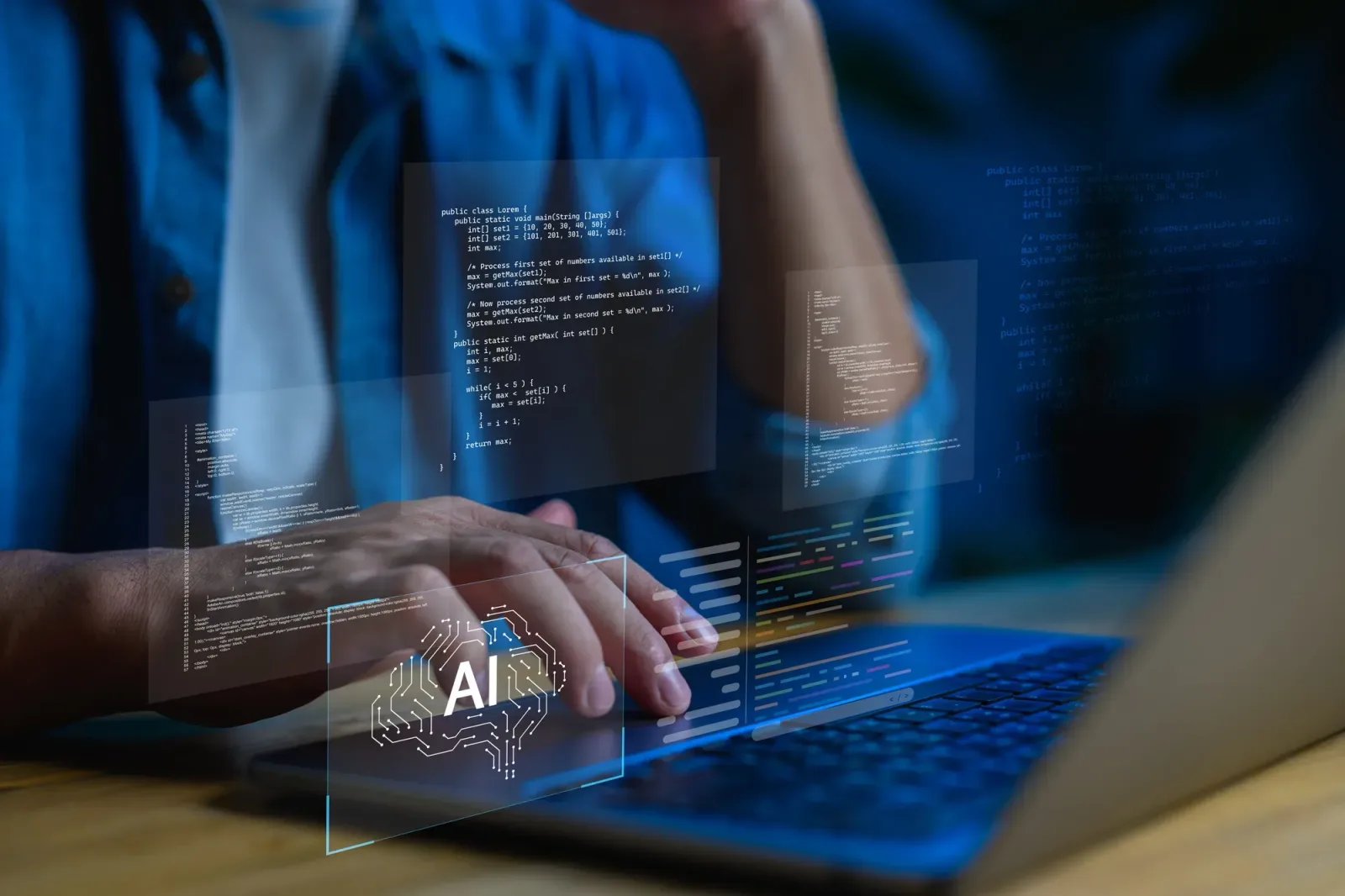 O persoană lucrează la un laptop cu cod AI vizibil.