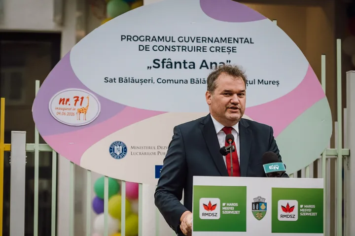 Cseke Attila vorbește despre creșele din programul „Sfânta Ana” în Bălăușeri.
