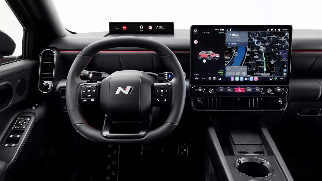Interfața modernă a sistemului de infotainment Pleos în noul Hyundai Ioniq 3.