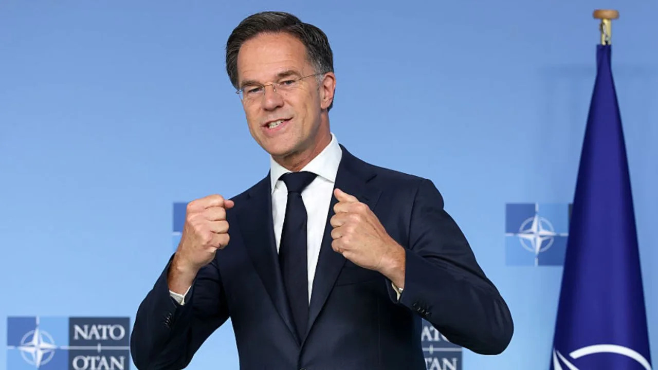 Mark Rutte discută despre impactul atacurilor Ucrainei asupra economiei rusești.