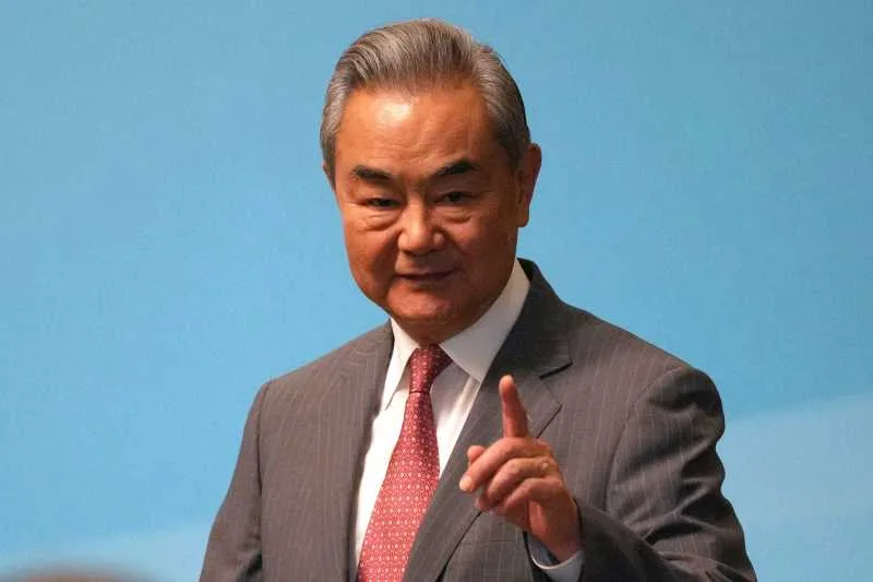 Ministrul chinez de externe discutând despre cooperarea economică cu Coreea de Sud.