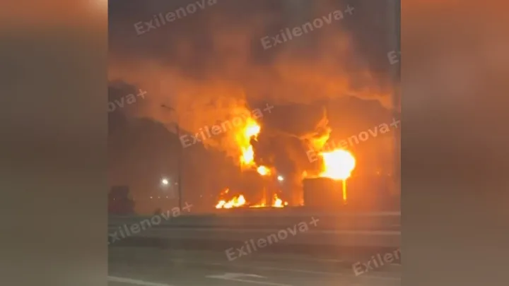 Flăcări uriașe la o instalație de combustibil din Rostov după atacul cu drone.