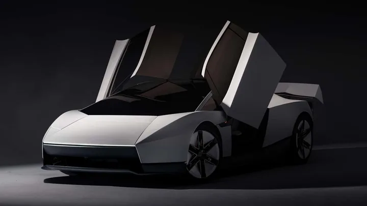 Design futurist al unui automobil electric cu uși ridicate.