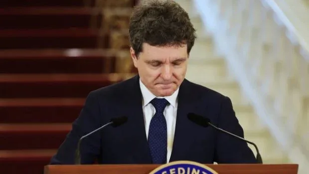 Nicușor Dan, în fața provocărilor politice actuale, reflectând asupra nominalizărilor.