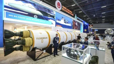 Avionul de luptă Kaan expus la Saha Expo 2026.