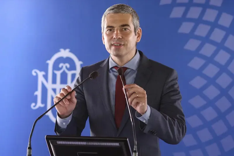 Florian Neagu discută despre provocările sectorului bancar românesc la un summit financiar.