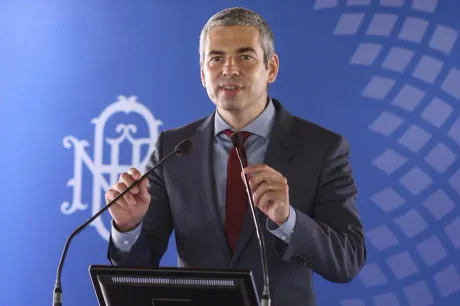 Florian Neagu discută despre provocările sectorului bancar românesc la un summit financiar.