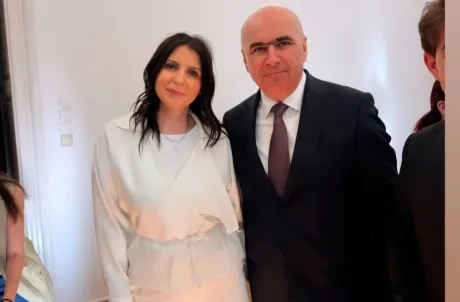 Gabriela Horga și Ilie Bolojan la congresul PNL, discutând despre viitorul partidului.