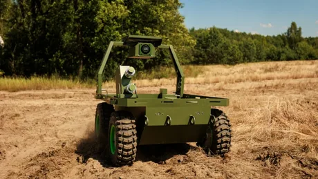 Robot terestru VORON destinat interceptării dronelor FPV cu plase.