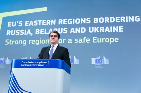 Anunț despre finanțarea regiunilor estice ale Uniunii Europene.