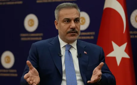 Hakan Fidan discută despre armistițiul Iran-SUA la un forum diplomatic.