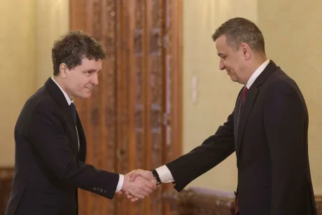 Întâlnire între lideri politici pentru formarea unei majorități în Parlament.