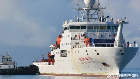 Nava de cercetare chineză Dong Fang Hong 3 în acțiune pe fundul oceanului.