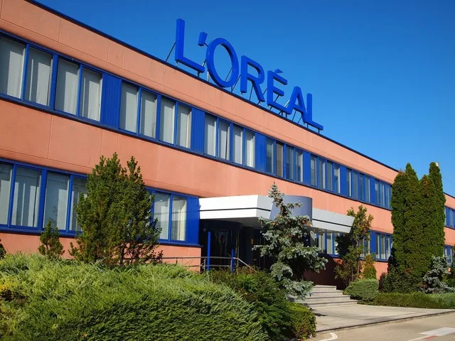 Sediul L’Oréal România, o companie de cosmetice renumită.
