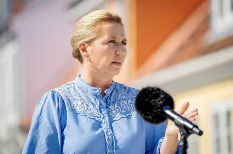 Mette Frederiksen vorbește despre negocierile cu SUA pentru Groenlanda.