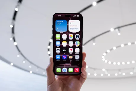 Actualizarea iOS 27 aduce Siri AI pentru automatizarea sarcinilor pe iPhone.