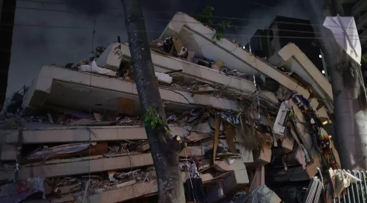 Clădiri prăbușite în urma seismelor devastatoare din Caracas.