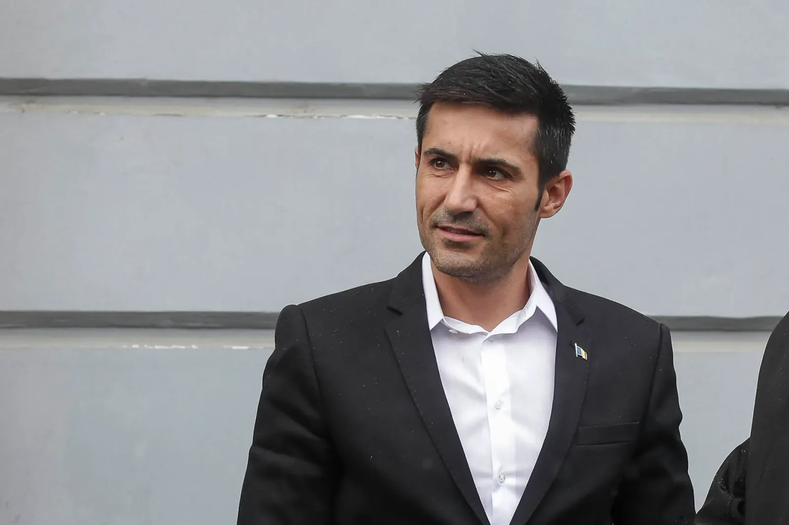 Claudiu Manda discută despre votul împotriva lui Siegfried Mureșan ca premier.