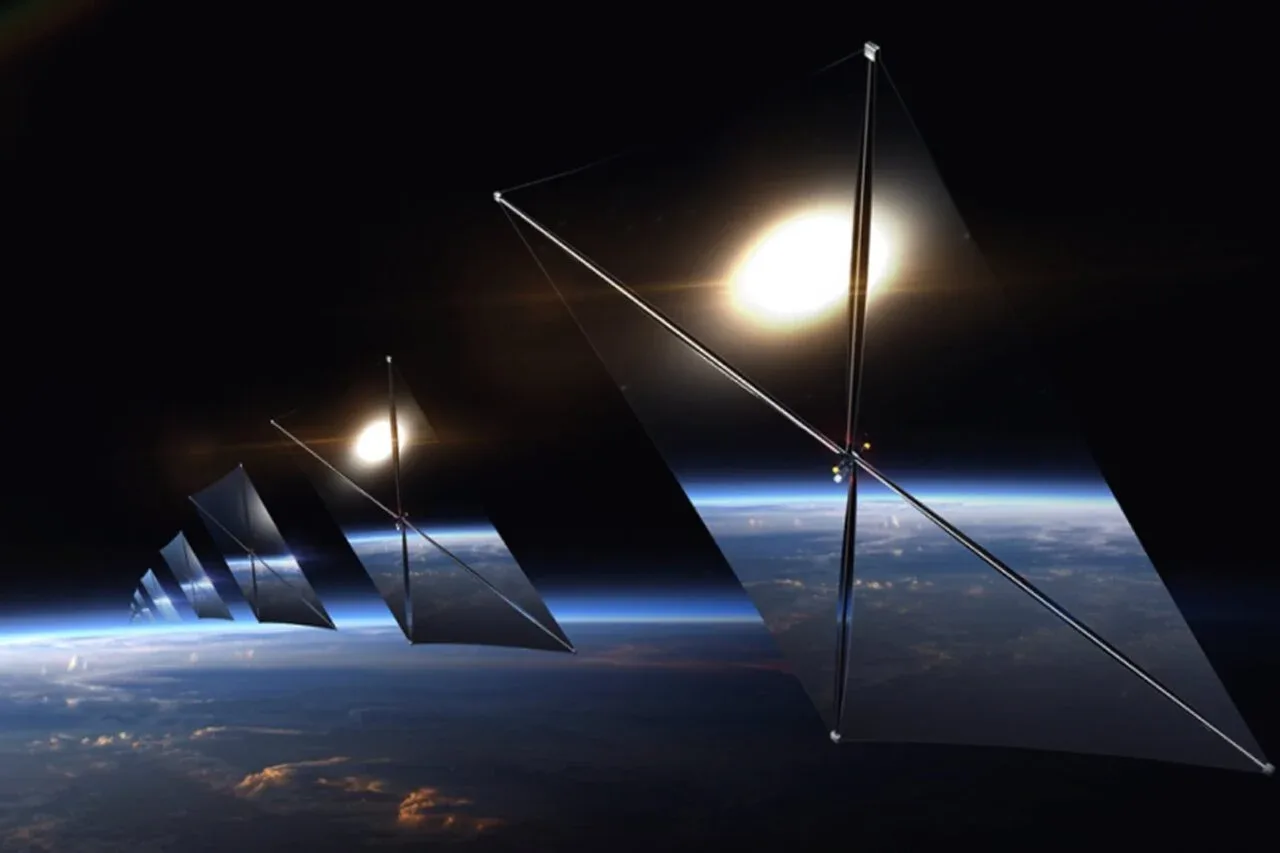 Satelitul-prototip Reflect Orbital în spațiu, cu oglinzi reflectând lumina solară.