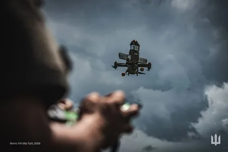 Dronă interceptoare în zbor, pregătită pentru apărare navală.
