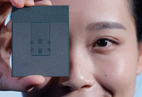 Chip de procesor avansat, simbol al tehnologiei Huawei.