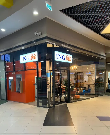 Sediul ING Bank, un loc modern pentru servicii financiare.