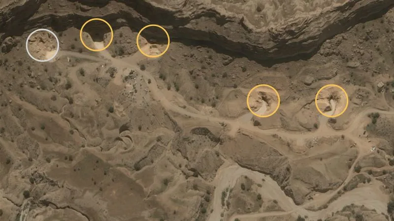 Imagini satelitare ce arată intrările redeschise la baze subterane de rachete în Iran.