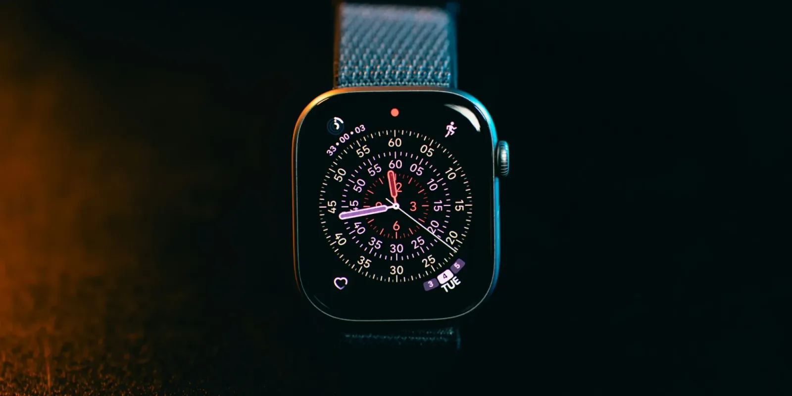Apple Watch cu un design elegant și un cadran complex, pregătit pentru upgrade-uri de performanță.