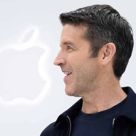 John Ternus discutând despre viitorul tehnologiei Apple în AI.