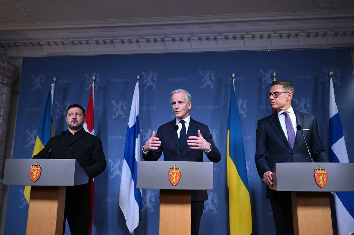 Zelenski discută despre viitorul Ucrainei la o conferință de presă.