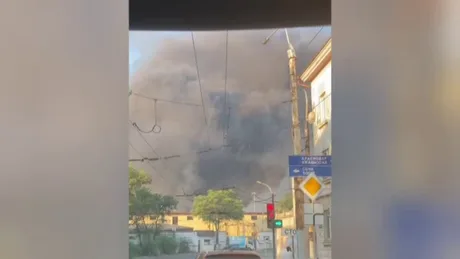 Fum gros se ridică deasupra portului Novorossiisk după atacurile ucrainene.