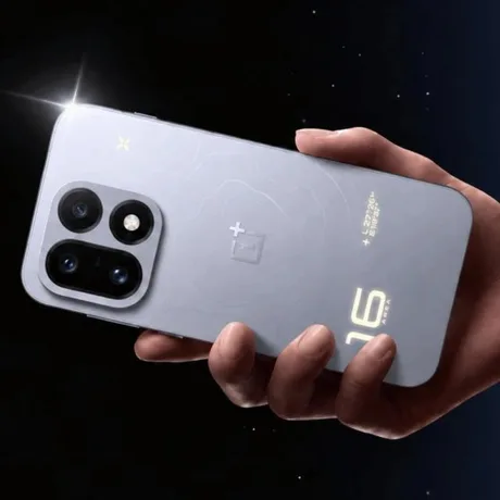 OnePlus lansează OnePlus 16 doar pentru China, fără lansare în Europa - flagship cu baterie de 9.000 mAh, cameră de 200 MP și Snapdragon 8 Elite Extreme Gen 6