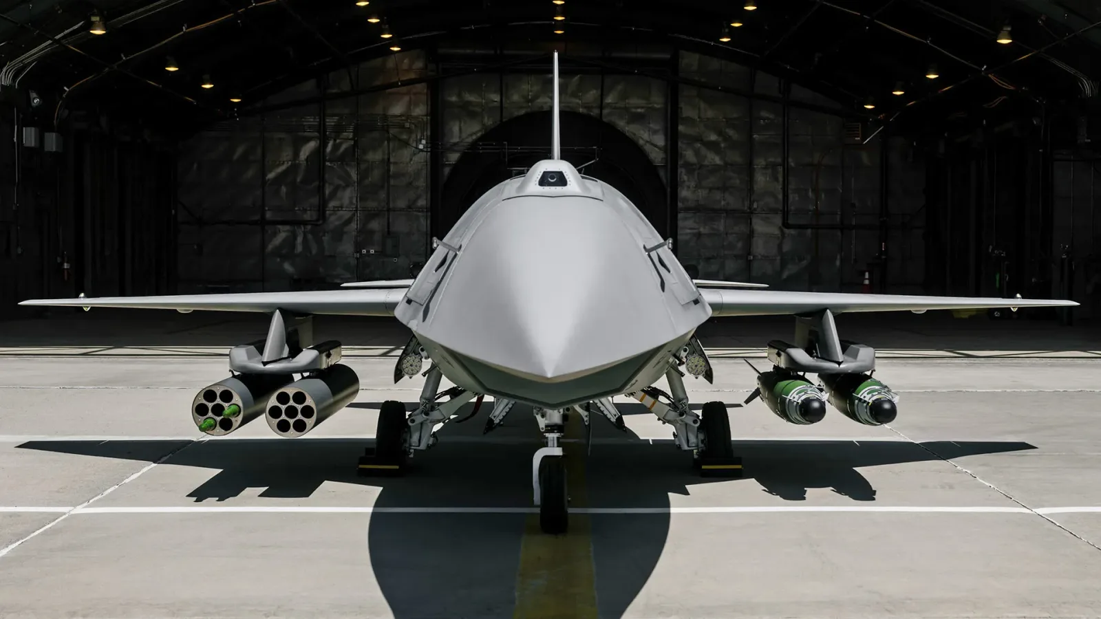 Drona YFQ-44A Fury pregătită pentru integrarea munițiilor aer-sol.