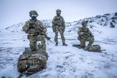 Militari danezi pregătiți în Groenlanda pentru un posibil conflict internațional.