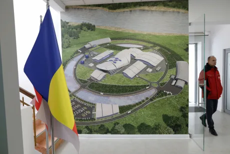Planul proiectului SMR Doicești, evidențiind facilitățile propuse și peisajul înconjurător.