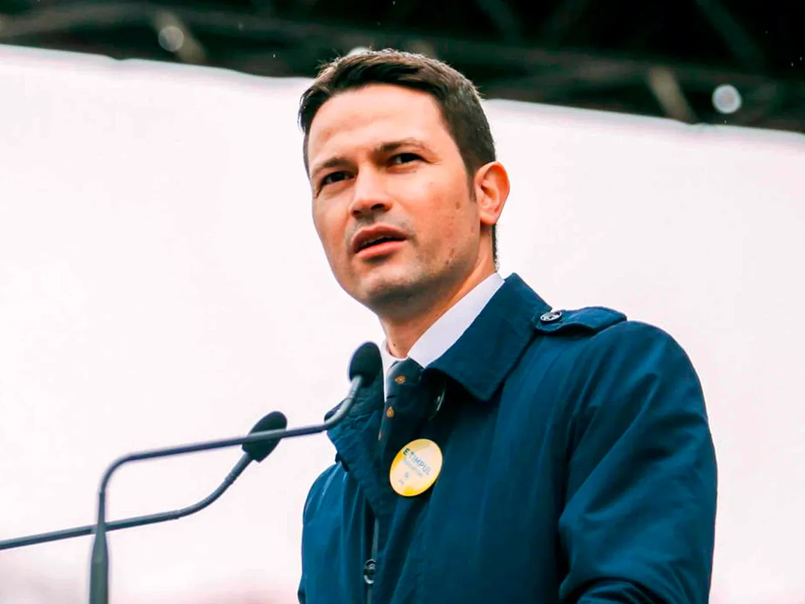 Robert Sighiartău discută despre viitorul PNL și opțiunile politice.