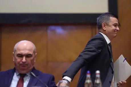 Sorin Grindeanu discută despre direcția politică a PSD în fața colegilor.