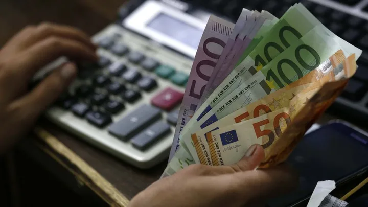 Leul s-a întărit față de euro și dolar în ultima perioadă.